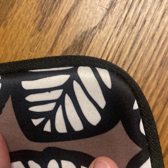 Vera Bradley Citron Neoprene Zippered Tech Sleeve - Picture 6 of 7